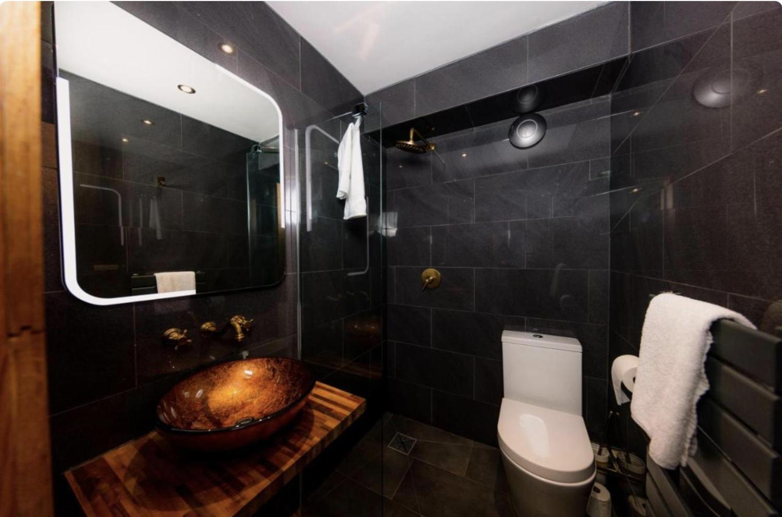 Superb Luxury Apartment By Canal - Central Edimburgo Exterior foto